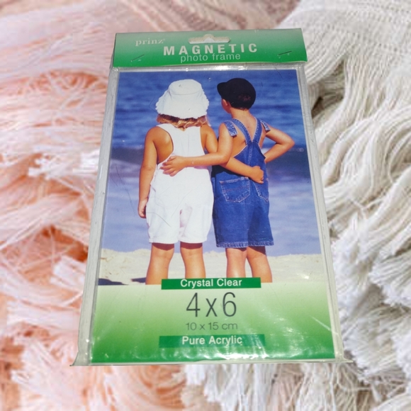 🌲10/$20. New Magnetic Frame Crystal Clear - Picture 1 of 2